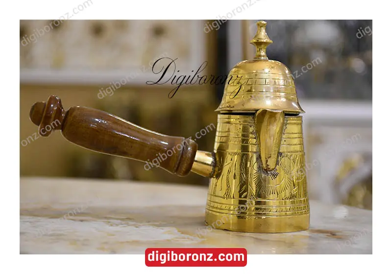قهوه جوش برنجی برنزی قلم دست دسته چوبی سایز کوچک